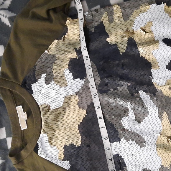 Michael Kors Green Gold White Raglan Sequin Camo Print Sweatshirt Sweater Size S - Picture 4 of 11